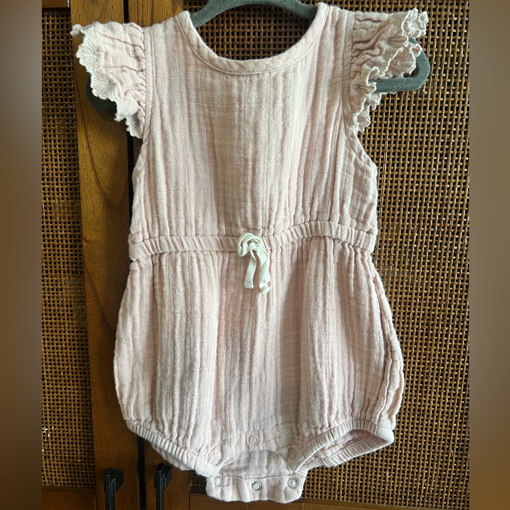 CityMouse Pink Baby Gauze Romper with Ruffle Sleeves